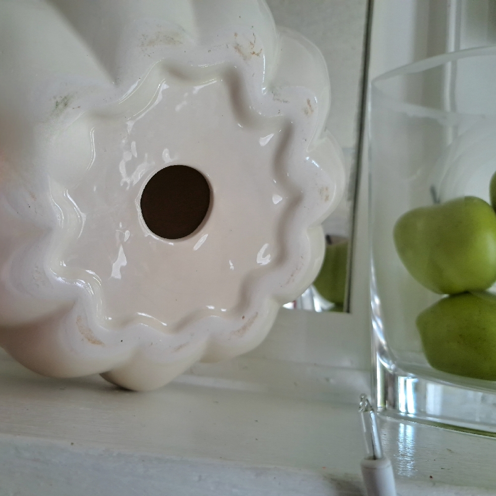 Elegant Ceramic Pumpkin - Picture 2 of 4